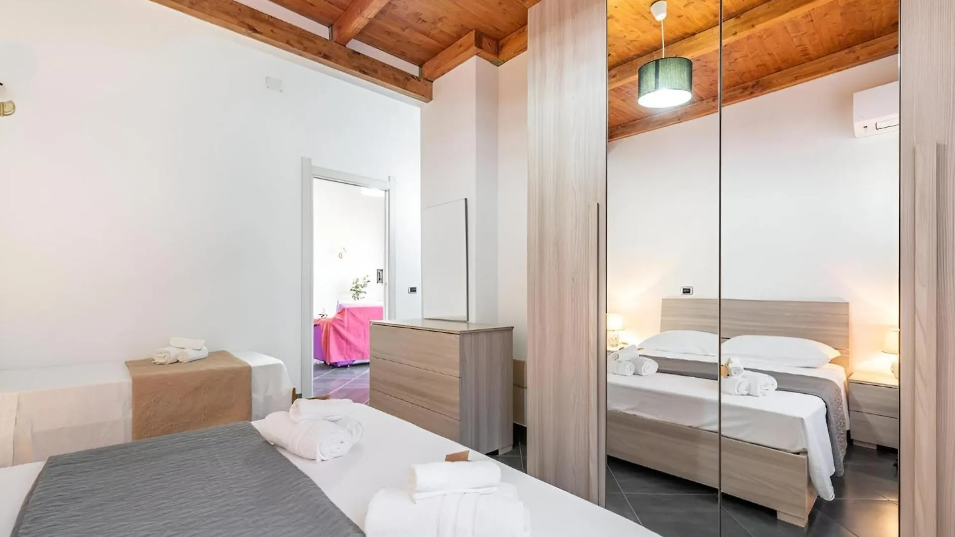 Floris Modern House -Two En-Suite Rooms & Wi-Fi Gonnesa 0*,